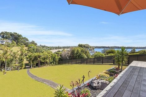 Photo of property in 10 The Crescent, Tindalls Beach, Whangaparaoa, 0930