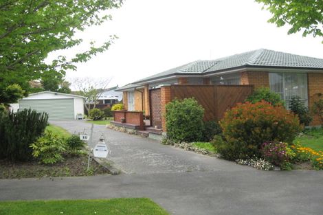 Photo of property in 16 Valerie Place, Redwood, Christchurch, 8051