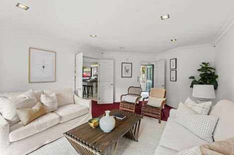 Photo of property in 6 Anderson Way, Highlands Park, New Plymouth, 4312