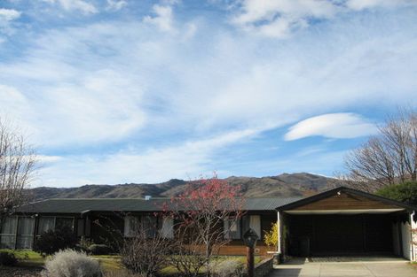 Photo of property in 2 Bruce Street, Cromwell, 9310