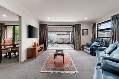 Photo of property in 33 Carrington Drive, Papamoa Beach, Papamoa, 3118