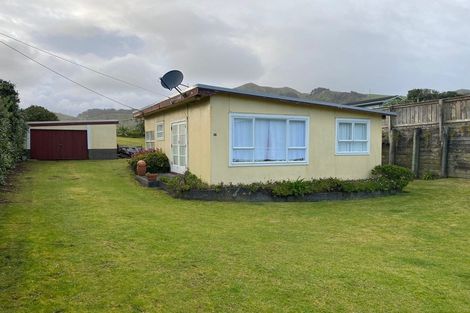 Photo of property in 23 Point Road, Mokau, 4376