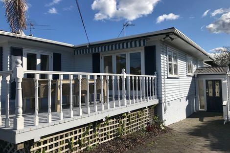 Photo of property in 7 Matipo Road, Mairangi Bay, Auckland, 0630