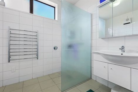 Photo of property in 15 Sawtell Place, Northcote, Christchurch, 8052