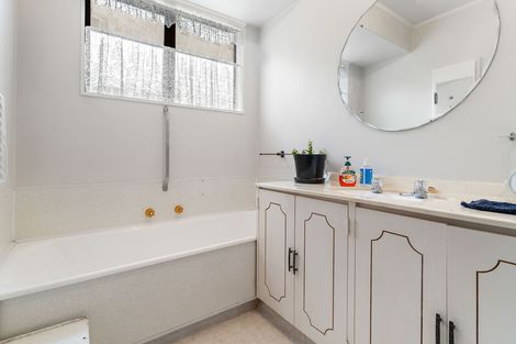 Photo of property in 32 Lowes Place, Solway, Masterton, 5810