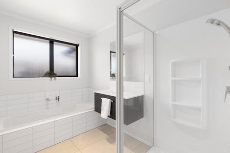 Photo of property in 6 Martingale Drive, Whitby, Porirua, 5024