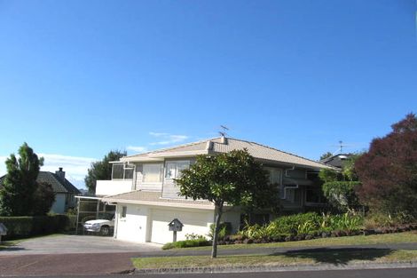 Photo of property in 12 Mandeville Place, Unsworth Heights, Auckland, 0632