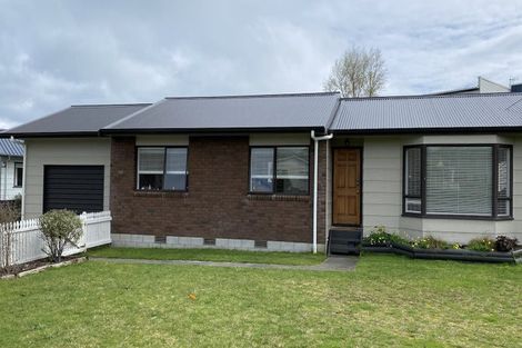 Photo of property in 89 Queens Road, Waikanae Beach, Waikanae, 5036