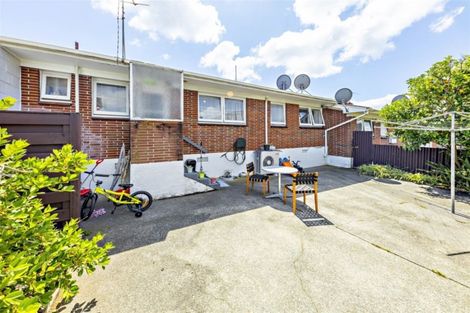 Photo of property in 2e Fraser Road, Papatoetoe, Auckland, 2025