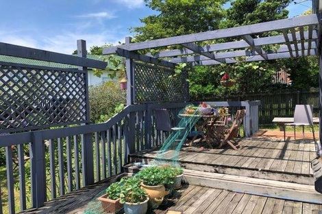 Photo of property in 16 Mallard Place, Unsworth Heights, Auckland, 0632