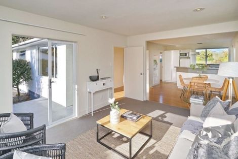 Photo of property in 418 Memorial Avenue, Burnside, Christchurch, 8053