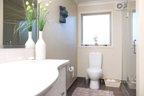 Photo of property in 2/17 Tremaine Avenue, Two Mile Bay, Taupo, 3330