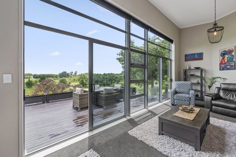 Photo of property in 32 Oakland Lane, Shannon, Palmerston North, 4474