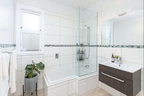 Photo of property in 30 Ross Street, Kilbirnie, Wellington, 6022