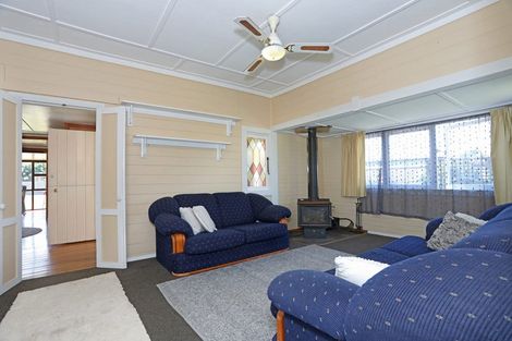 Photo of property in 16 Punga Street, Tangimoana, 4822