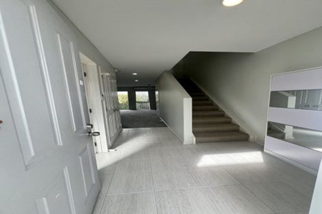 Photo of property in 31/3 Hulme Place, Henderson, Auckland, 0612