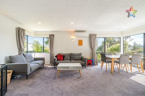 Photo of property in 21 Jasmine Grove, Maungaraki, Lower Hutt, 5010