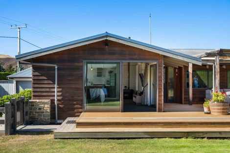 Photo of property in 1 Hall Road, Bannockburn, Cromwell, 9384