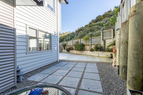 Photo of property in 25 Bickerton Rise, Churton Park, Wellington, 6037