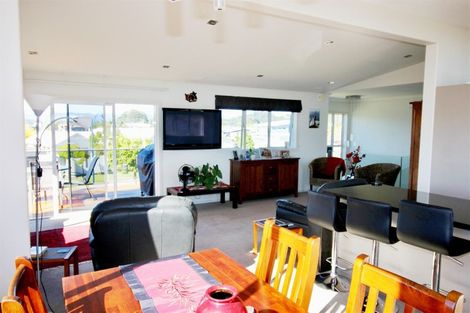 Photo of property in 16 Aquila Drive, Whitianga, 3510