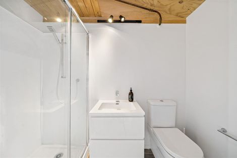 Photo of property in 17 Karamu Street, Te Atatu Peninsula, Auckland, 0610