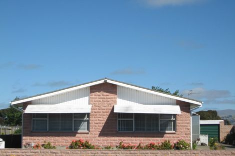 Photo of property in 2/586 Pages Road, Bexley, Christchurch, 8061