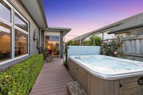 Photo of property in 56 Cassinia Close, Papamoa Beach, Papamoa, 3118