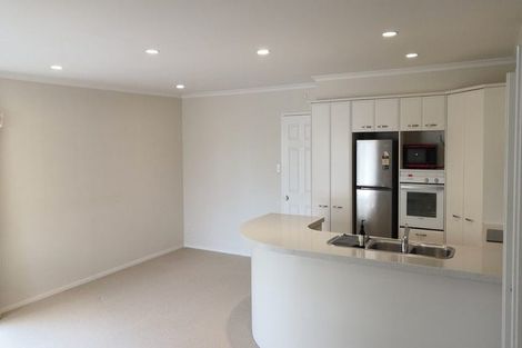 Photo of property in 10 Trovare Place, Golflands, Auckland, 2013