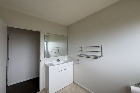 Photo of property in 399b Roscommon Road, Clendon Park, Auckland, 2103