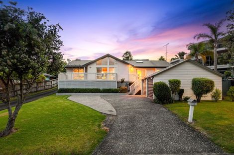 Photo of property in 24 Sailfish Drive, West Harbour, Auckland, 0618