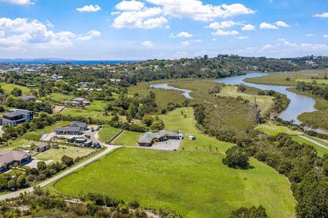 Photo of property in 13 Te Awa Place, Red Beach, 0932