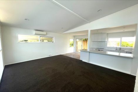 Photo of property in 52 Moore Street, Hillcrest, Auckland, 0627