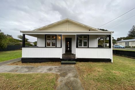 Photo of property in 163 Cornfoot Street, Castlecliff, Whanganui, 4501