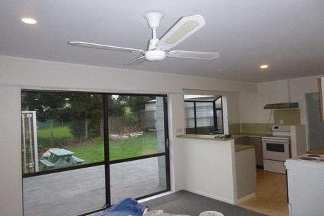 Photo of property in 12 Sumich Place, West Harbour, Auckland, 0618