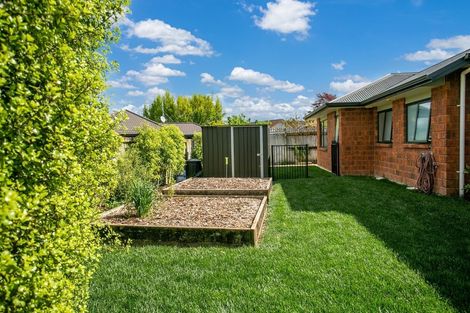 Photo of property in 17 Lilac Close, Cambridge, 3434