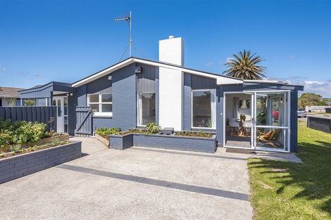 Photo of property in 186 Manly Street, Paraparaumu Beach, Paraparaumu, 5032