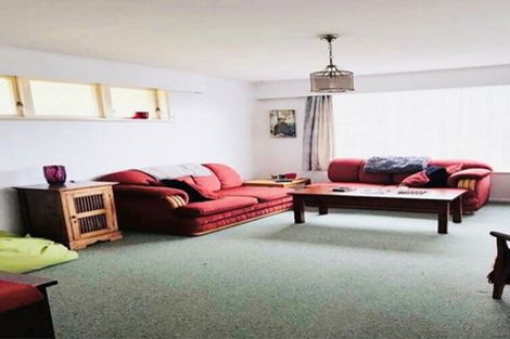 Photo of property in 211 Dowse Drive, Maungaraki, Lower Hutt, 5010