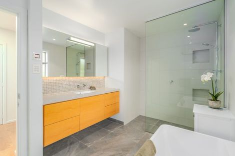 Photo of property in 315 Withells Road, Avonhead, Christchurch, 8042