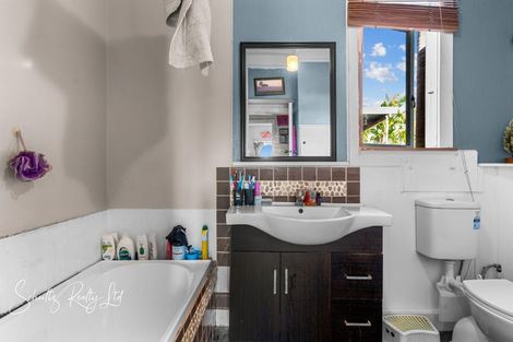 Photo of property in 95 Hurndall Street East, Maungaturoto, 0520