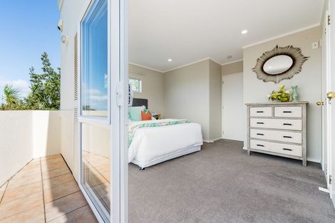 Photo of property in 3/433a East Coast Road, Mairangi Bay, Auckland, 0630