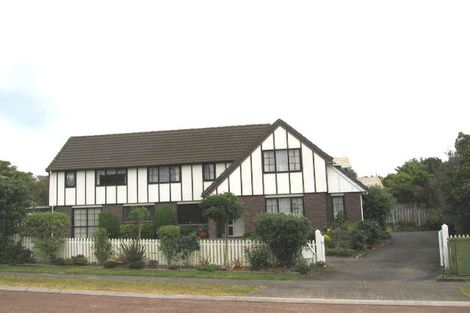 Photo of property in 11 Rosemary Avenue, Forrest Hill, Auckland, 0620