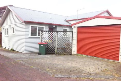 Photo of property in 15 Wallath Road, Westown, New Plymouth, 4310