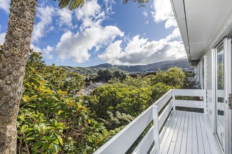 Photo of property in 11b Florio Terrace, Tawa, Wellington, 5028