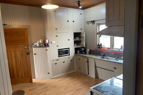 Photo of property in 68 Roberts Line, Kelvin Grove, Palmerston North, 4414