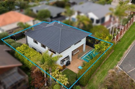 Photo of property in 23a Peter Terrace, Castor Bay, Auckland, 0620