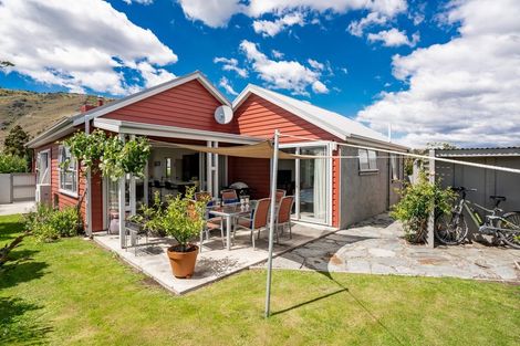 Photo of property in 16 Sunhaven Cove, Cromwell, 9310