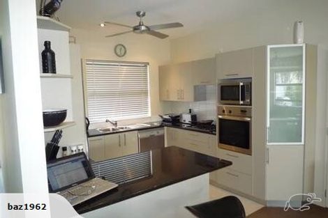 Photo of property in 1/40 Scarlet Oak Drive, Schnapper Rock, Auckland, 0632