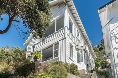 Photo of property in 10b Oriental Terrace, Mount Victoria, Wellington, 6011