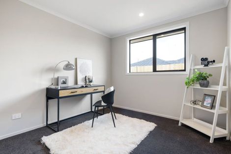 Photo of property in 54 Waruhia Crescent, Rototuna North, 3281