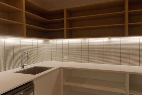 Photo of property in 18 Sardinia Grove, Fitzherbert, Palmerston North, 4410